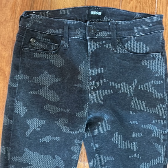 HUDSON CAMOUFLAGE WOMEN BLACK AND GRAY NICO MIDRISE SUPER SKINNY SIZE 27 - Picture 3 of 8